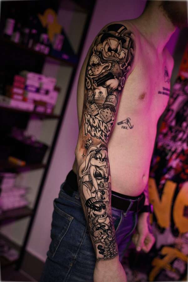 Looney Tunes Sleeve